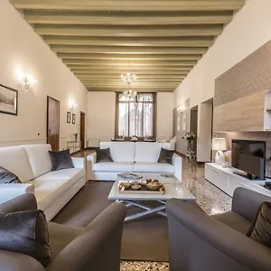 Ca' Del Monastero 4 Collection Up To 8 Guests With Lift Italie